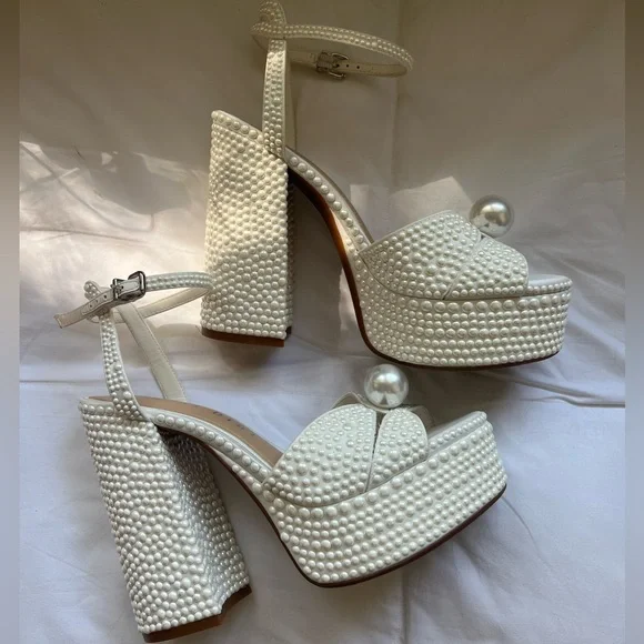 Gianni Bini Pearl Platform Heels - Picture 3 of 4